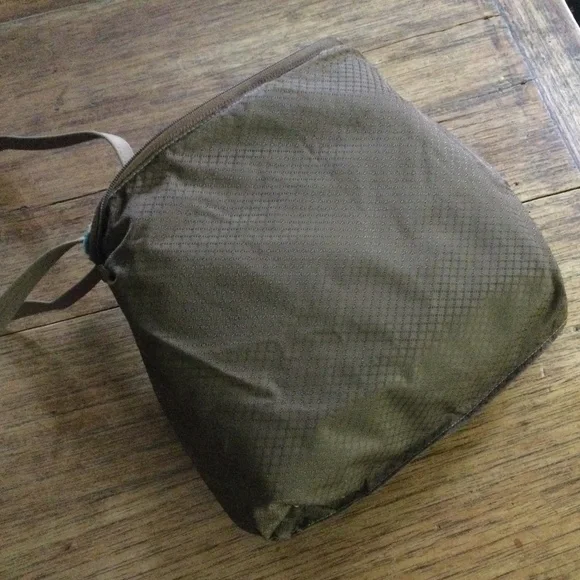 Danny K. Beverly Hills Tapestry purse crossbody - Picture 4 of 12